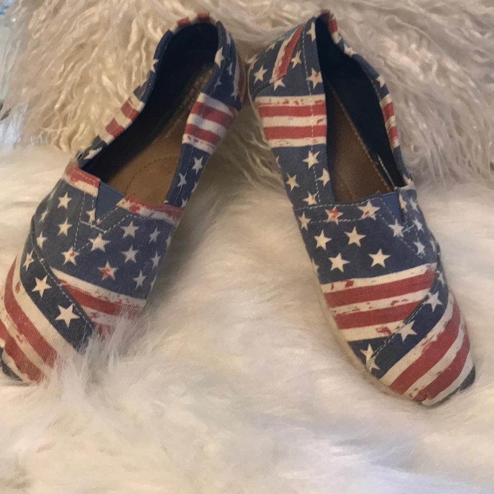 🌟RED WHITE BLUE USA AMERICA TOMS SLIP ON’s SZ 7.5 - Picture 7 of 8